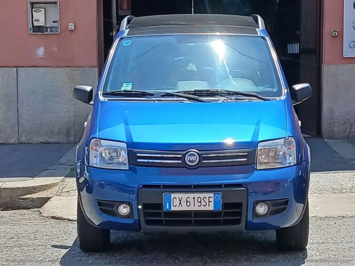 Usata Fiat Panda 4x4 Climbing 60 CV (44 kW) 2005 Blu/azzurro Utilitaria