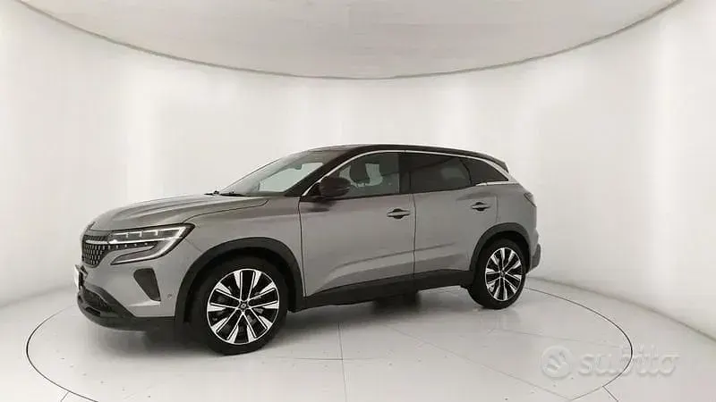 Usata Renault Austral Techno 199 CV (146 kW) 2023 Grigio SUV