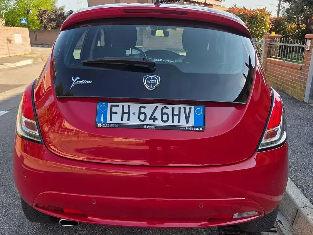 Usata Lancia Ypsilon 95 CV (69 kW) 2017 Rosso Utilitaria