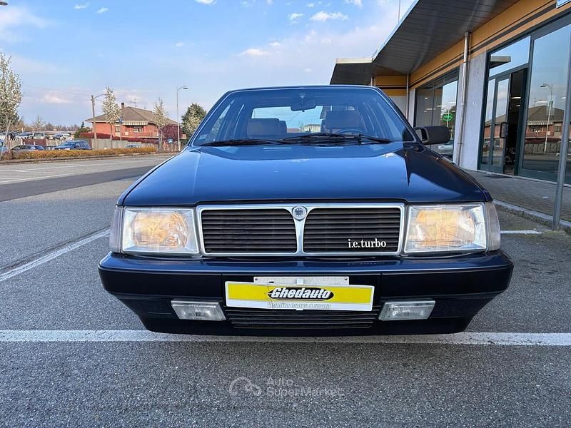 Usata Lancia Thema 166 CV (122 kW) 1987 Blu Berlina