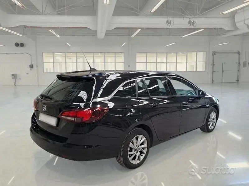 Usata Opel Astra Business Elegance 122 CV (89 kW) 2021 Nero Station wagon