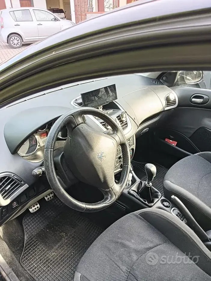 Usata Peugeot 206+ 2009 Nero Utilitaria