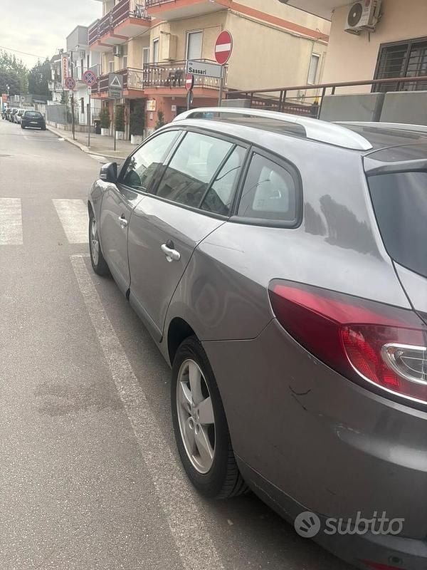 Usata Renault Mégane GrandTour 98 CV (72 kW) 2010 Grigio Station wagon
