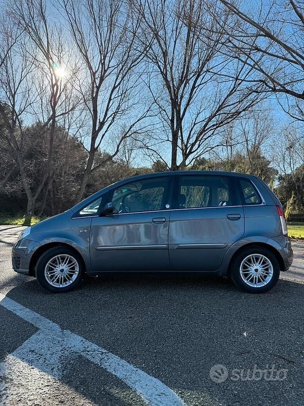 Usata 2009 Lancia Musa Monovolume | 3499 € (Buon prezzo) - Immagine 1/4