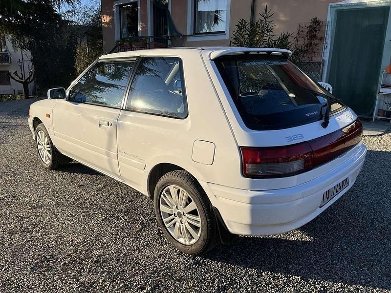 Usata Mazda 323 163 CV (119 kW) 1991 Bianco Berlina