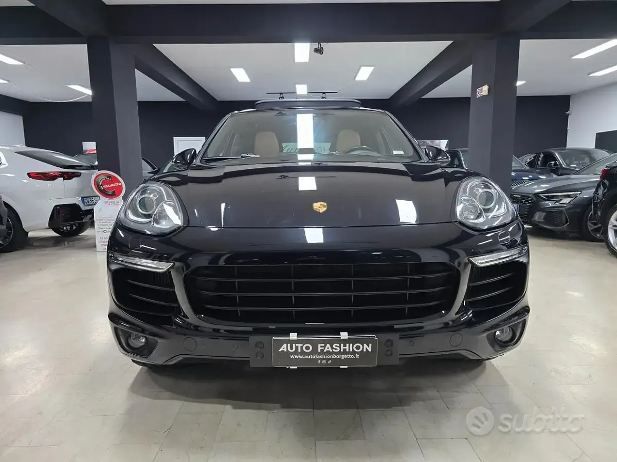 Usata Porsche Cayenne Platinum Edition 250 CV (183 kW) 2016 Nero SUV