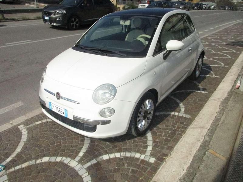 Bianco Usata 2015 Fiat 500 Lounge Due volumi | 7140 € (Buon prezzo) - Immagine 1/4