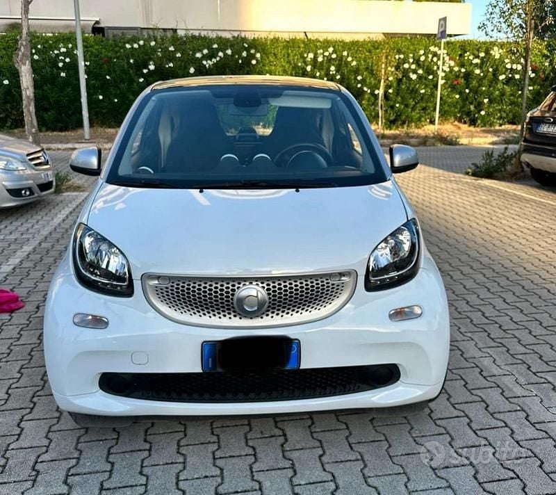 Bianco Usata 2015 Smart ForTwo Coupé Passion Coupé | 11.500 € - Immagine 1/4
