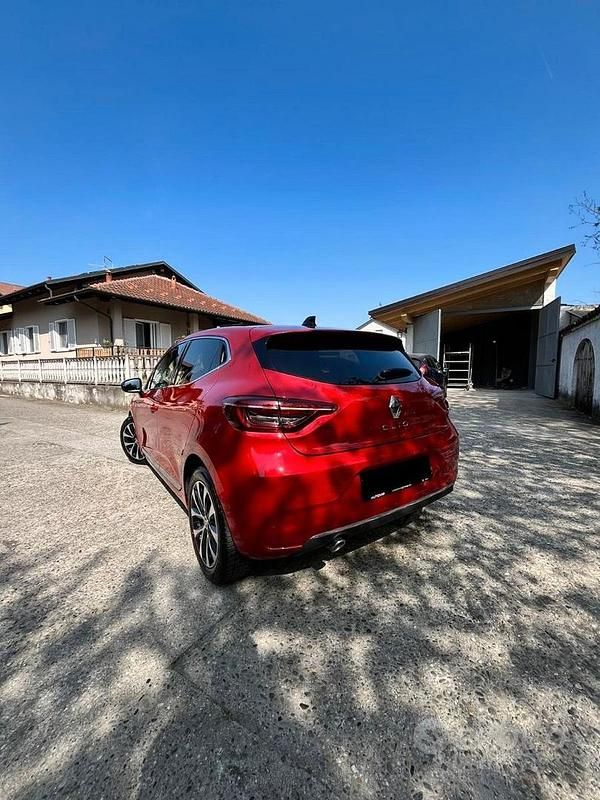 Usata Renault Clio V Techno 101 CV (74 kW) 2023 Rosso Berlina
