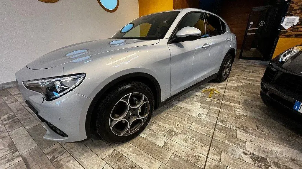 Usata Alfa Romeo Stelvio Super 190 CV (139 kW) 2022 Grigio SUV