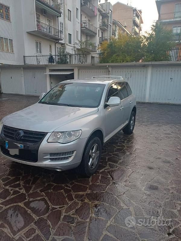 Usata VW Touareg Style 174 CV (127 kW) 2007 Grigio SUV