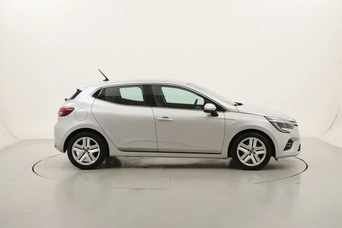 Usata Renault Clio Intens 140 CV (102 kW) 2021 Utilitaria