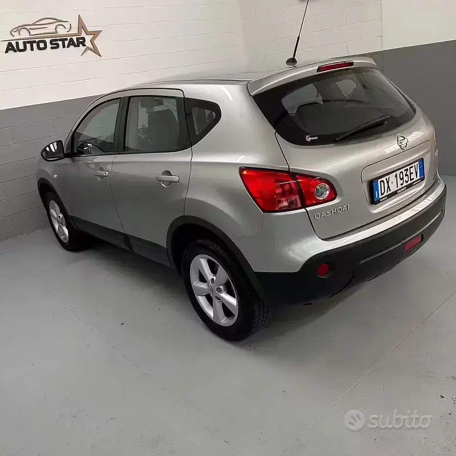 Usata Nissan Qashqai Tekna 141 CV (103 kW) 2009 Grigio SUV
