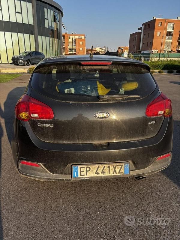 Usata Kia Ceed 90 CV (66 kW) 2013 Nero Utilitaria