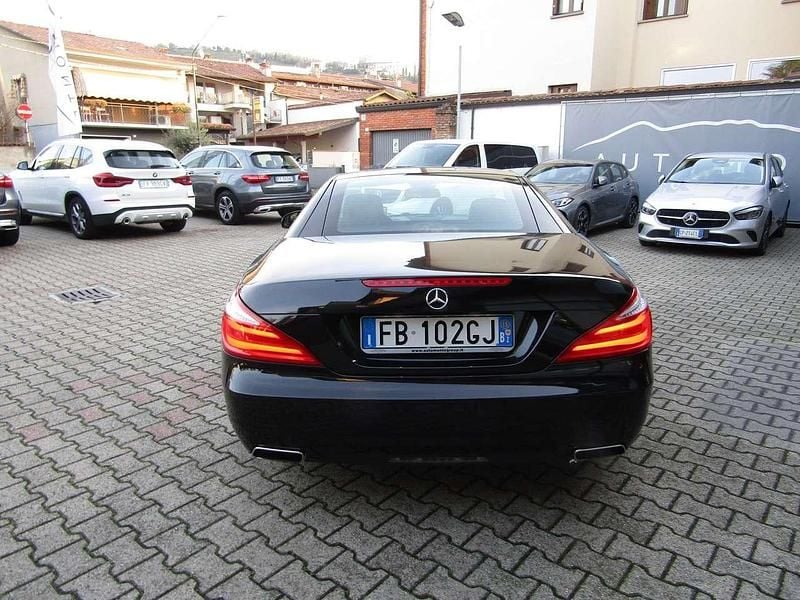 Usata Mercedes SL350 306 CV (225 kW) 2015 Nera ossidiana Cabrio
