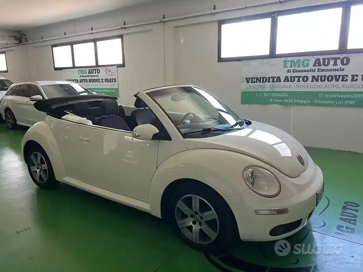 Usata VW New Beetle 105 CV (77 kW) 2006 Bianco Utilitaria