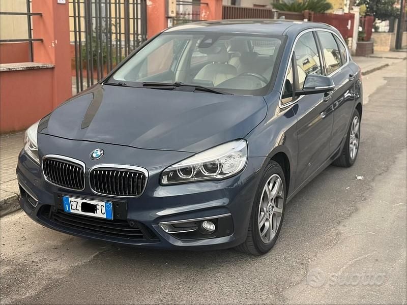 Usata BMW 218 Luxury Line 150 CV (110 kW) 2014 Blu Station wagon