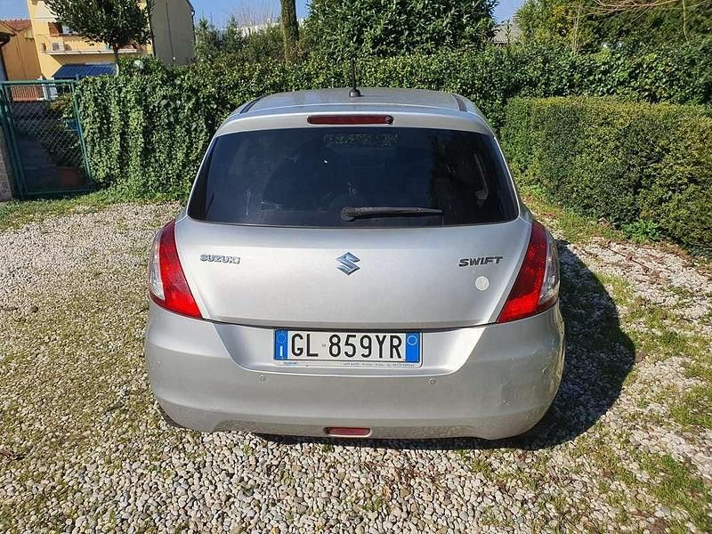Usata Suzuki Swift GL 75 CV (55 kW) 2012 Argento Utilitaria