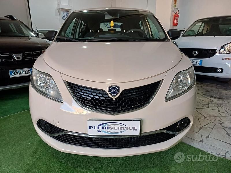 Usata Lancia Ypsilon 69 CV (50 kW) 2018 Beige Utilitaria
