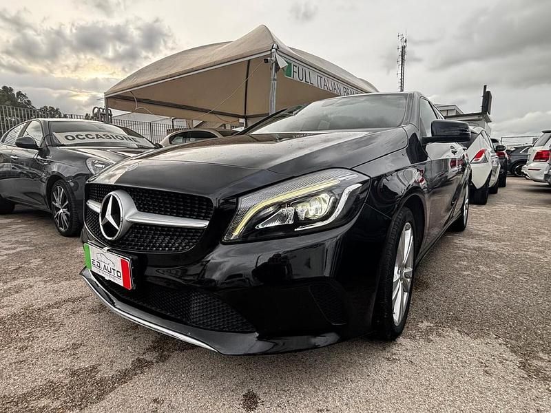 Usata Mercedes A180 Premium 108 CV (79 kW) 2016 Nero Berlina