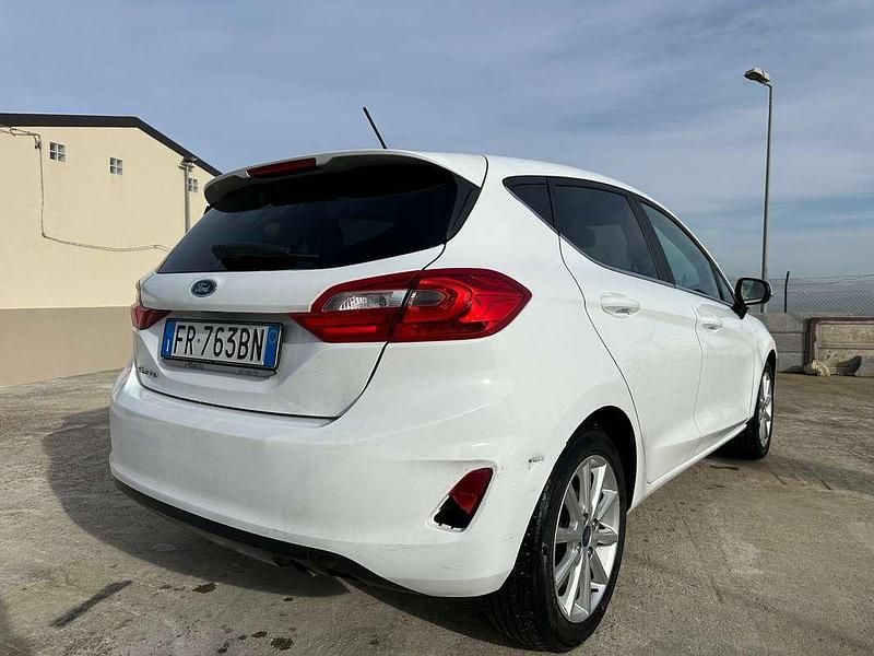 Usata Ford Fiesta Active 86 CV (63 kW) 2018 Bianco Berlina