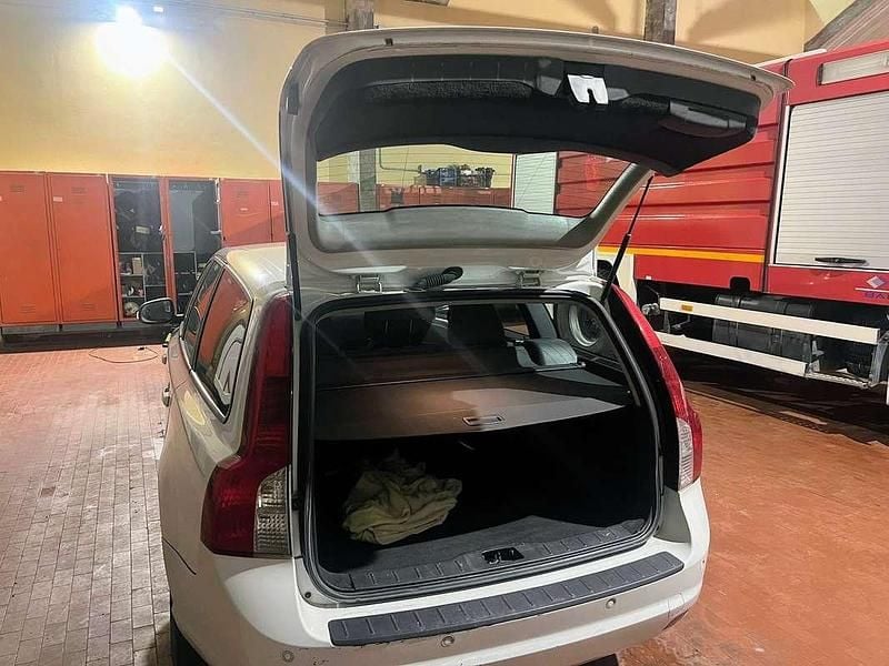 Bianco Usata 2012 Volvo V50 Station wagon | 2500 € (Super prezzo) - Immagine 1/4