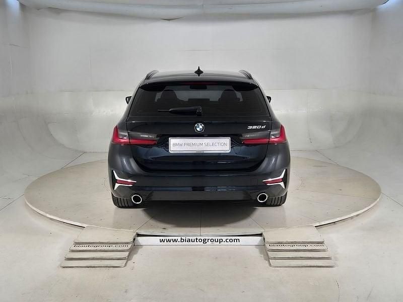 Usata BMW 320e Luxury Line 190 CV (139 kW) 2021 Nero Station wagon
