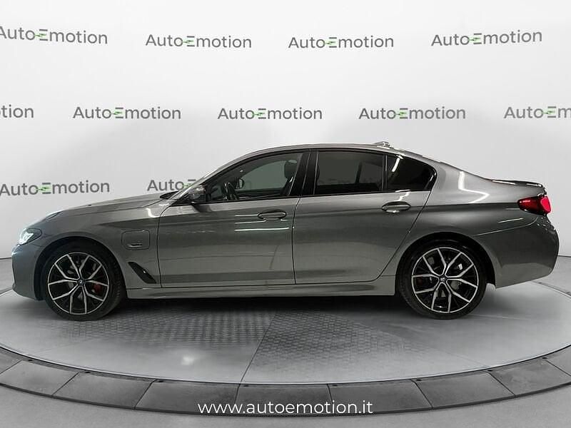 Usata BMW 530e M Sport 292 CV (214 kW) 2023 Grigio Berlina