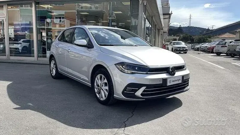 Usata VW Polo Style 110 CV (80 kW) 2022 Argento Berlina