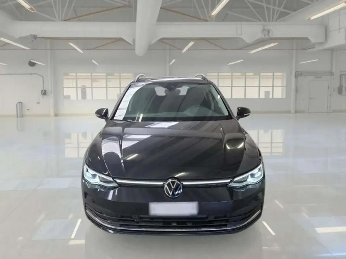Usata VW Golf VIII Style 150 CV (110 kW) 2024 Nero Station wagon