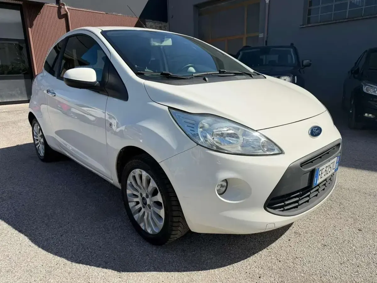 Usata Ford Ka Titanium 69 CV (50 kW) 2016 Bianco Berlina