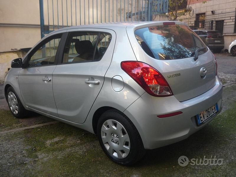 Usata Hyundai i20 Edition 85 CV (62 kW) 2014 Grigio Berlina