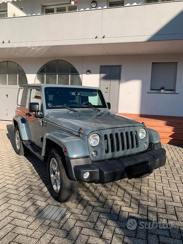 Usata Jeep Wrangler Sahara 200 CV (147 kW) 2015 Grigio SUV