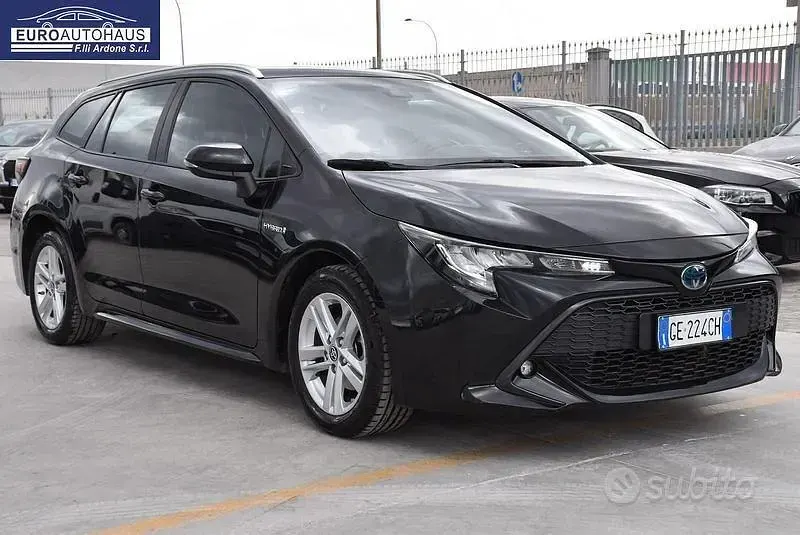 Usata Toyota Corolla Business Edition 122 CV (89 kW) 2021 Nero Station wagon