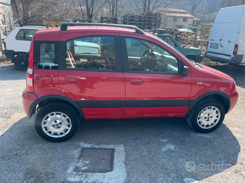 Usato 2006 Fiat Panda 4x4 1.2 Benzin 60 CV (2.800 €)