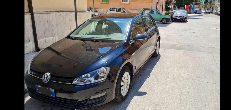 Usata 2016 VW Golf Trendline Tre volumi | 7500 € - Immagine 1/4