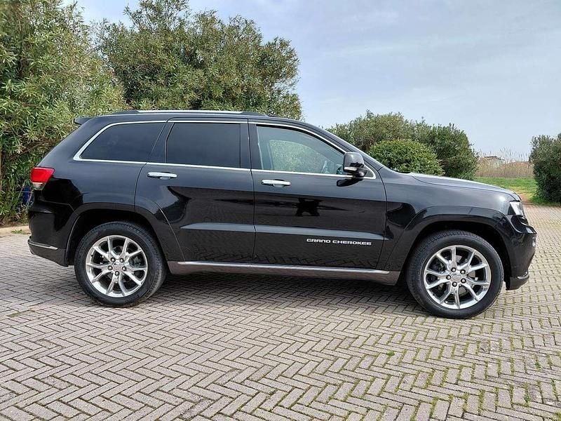 Usata Jeep Grand Cherokee Summit 250 CV (183 kW) 2015 Nero SUV