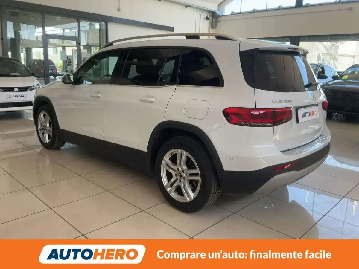 Usata Mercedes GLB200 Business 163 CV (119 kW) 2021 Bianco SUV
