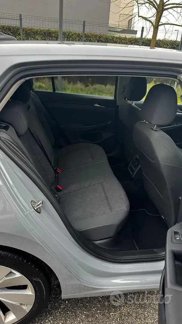 Usata VW Golf VIII 150 CV (110 kW) 2020 Berlina