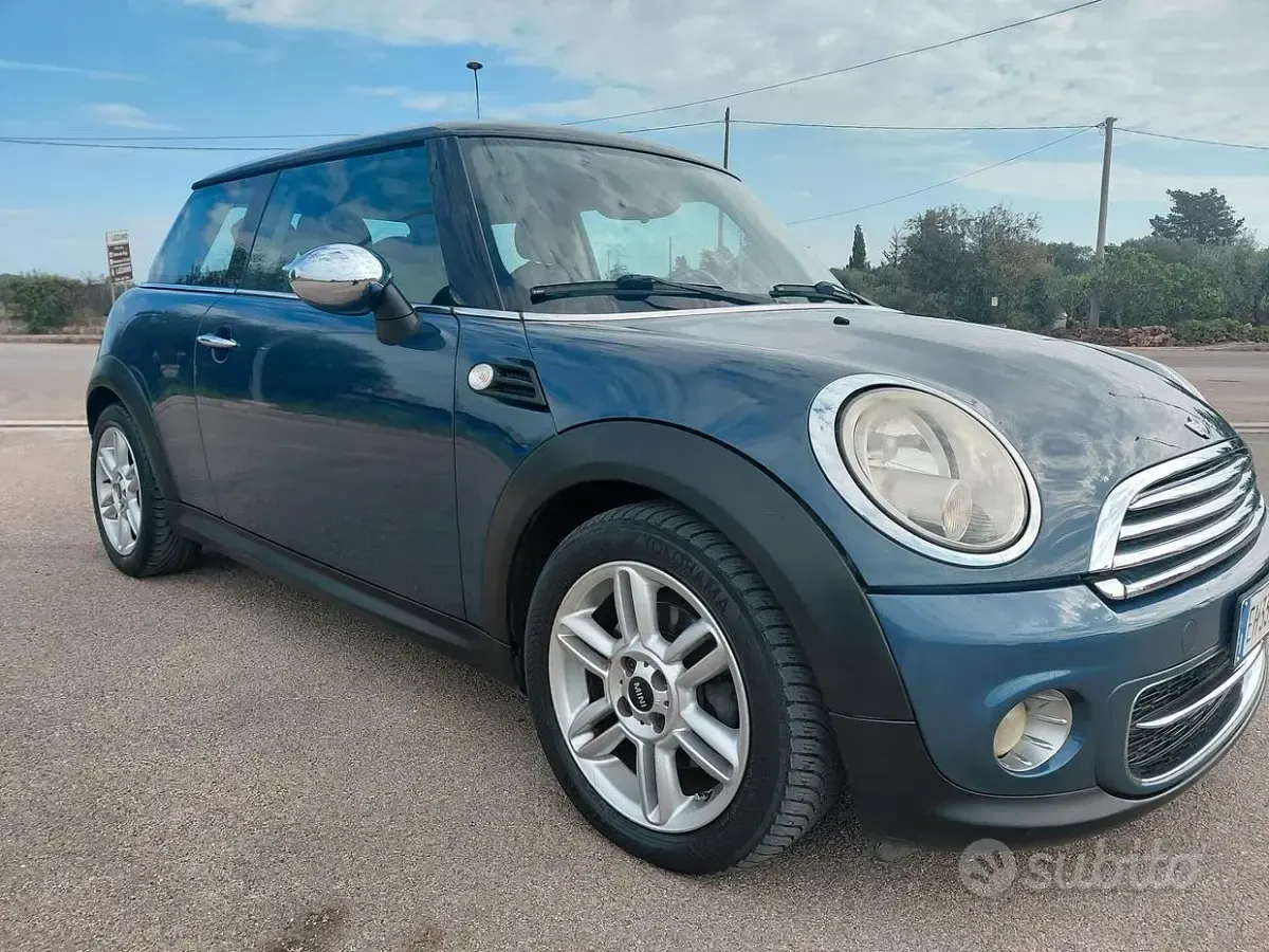 Käytetty Mini Cooper D 111 HP (81 kW) 2011 Sininen Viistoperä