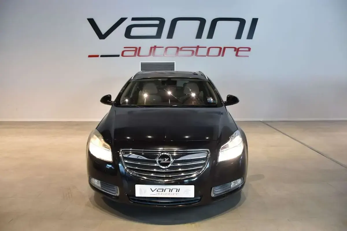 Usata Opel Insignia Cosmo 131 CV (96 kW) 2010 Nero Station wagon