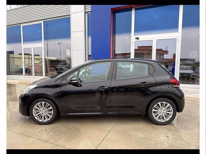 Usata Peugeot 208 Active 102 CV (75 kW) 2018 Nero metallizzato Utilitaria