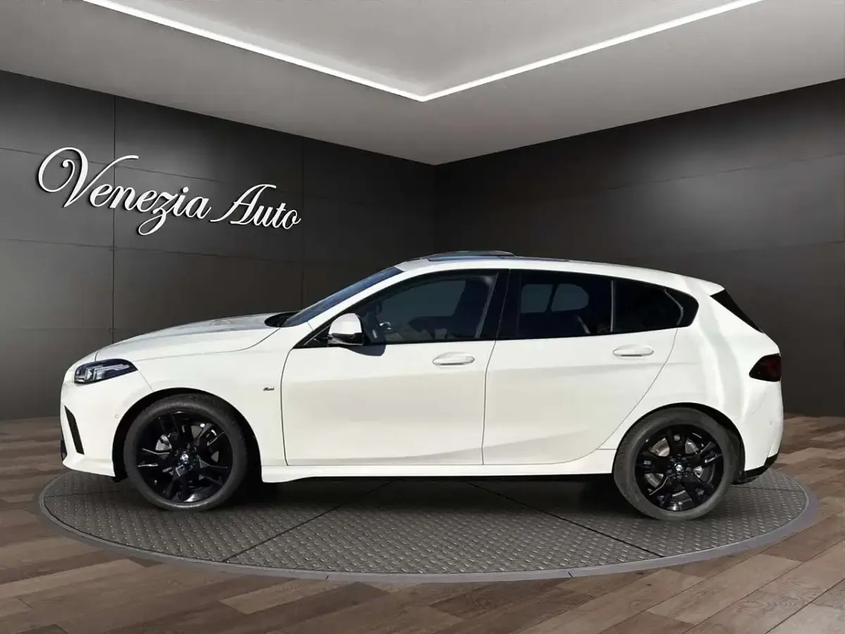 Usata BMW 118 M Sport 150 CV (110 kW) 2025 Bianco Utilitaria