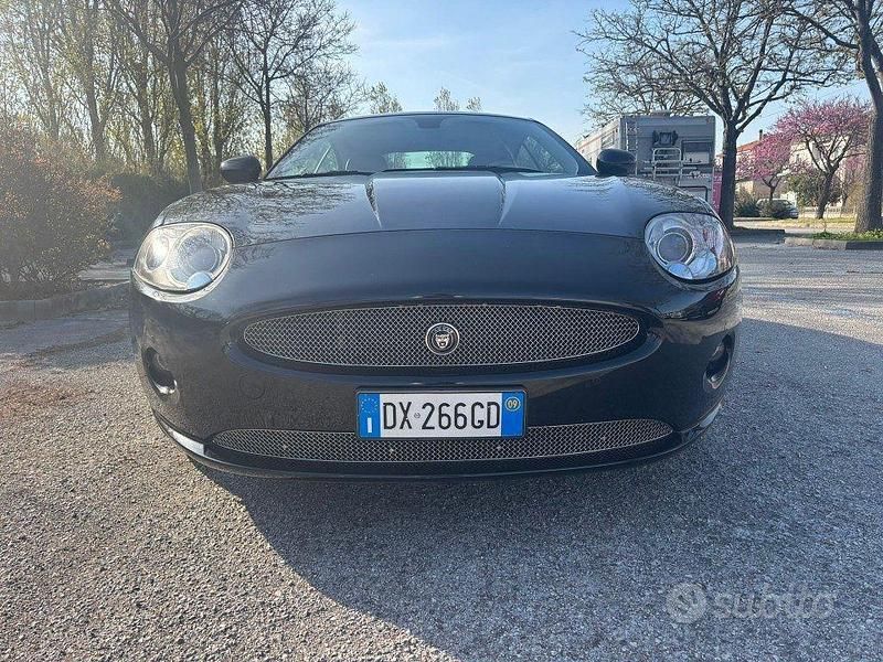 Usata Jaguar XK 256 CV (188 kW) 2009 Nero Coupé