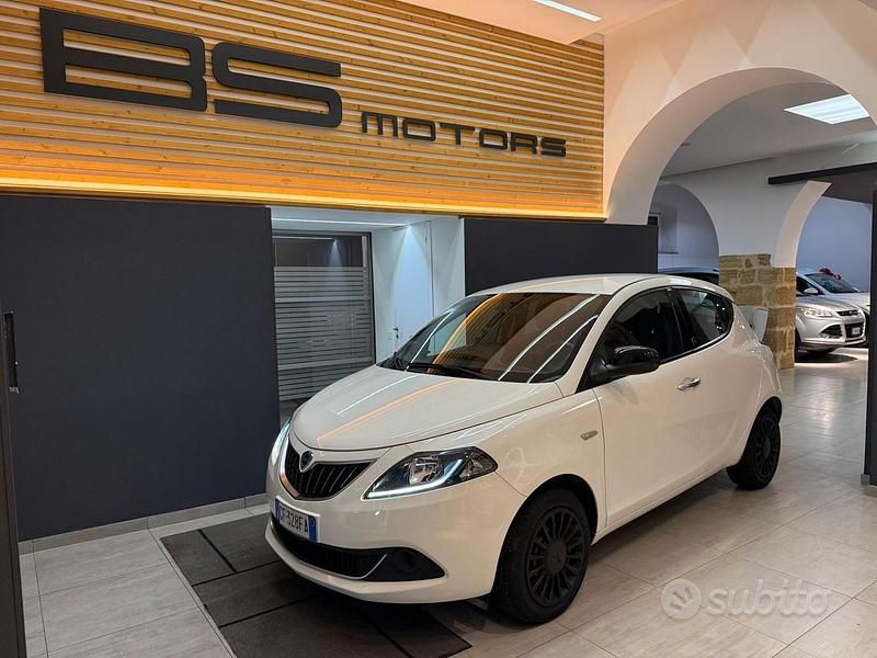 Bianco Usata 2021 Lancia Ypsilon S Due volumi | 10.490 € (Buon prezzo) - Immagine 1/4