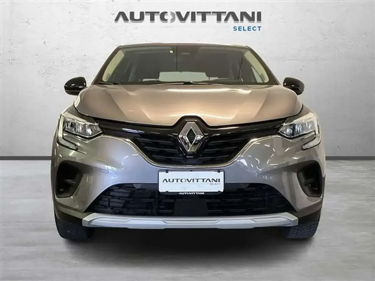 Usata Renault Captur Equilibre 94 CV (69 kW) 2023 Grigio chiaro SUV