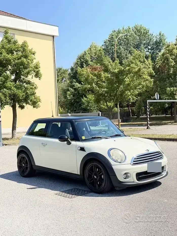 Usata Mini Cooper 75 CV (55 kW) 2013 Bianco Utilitaria