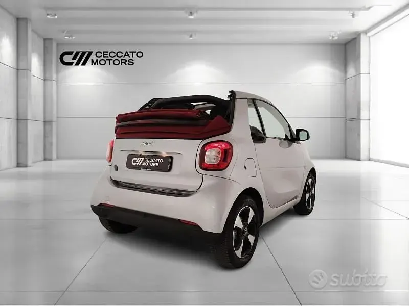 Usata Smart ForTwo Electric Drive Passion 41 kW (56 CV) 2022 Grigio Cabrio
