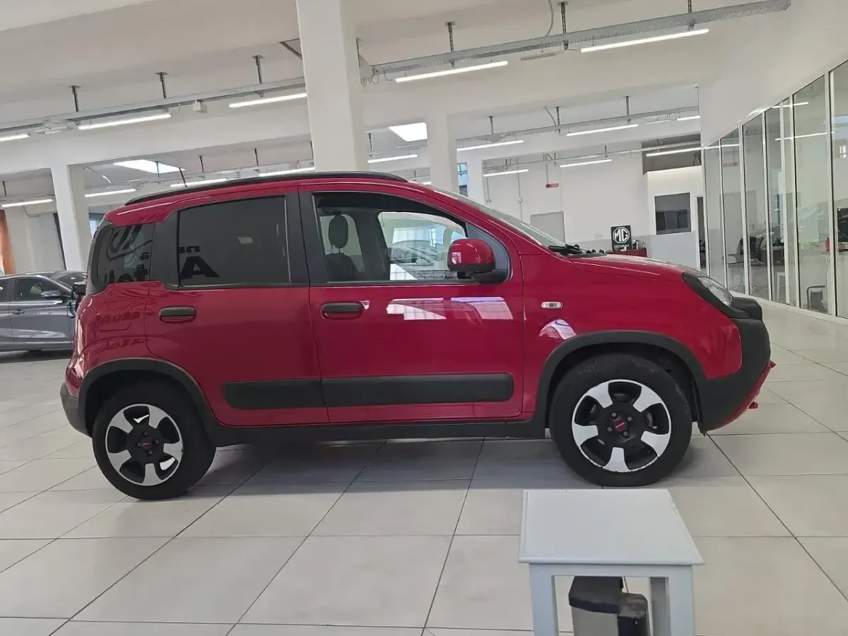 Usata Fiat Panda Cross Cross 69 CV (50 kW) 2023 Rosso Utilitaria