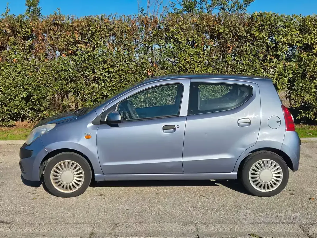 Usata Nissan Pixo 68 CV (50 kW) 2009 Blu Utilitaria